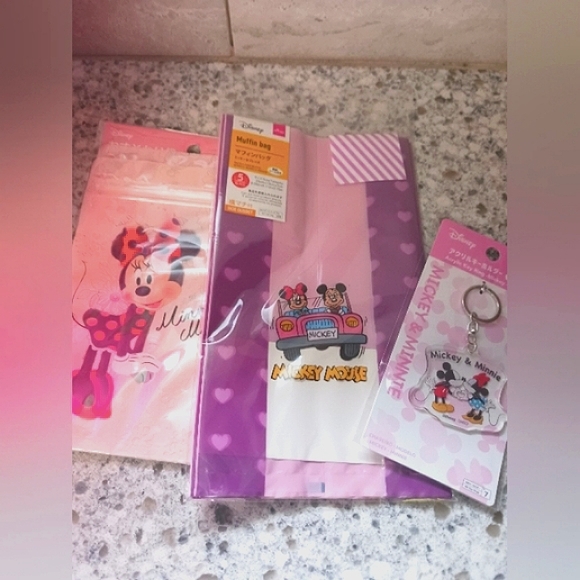 NWT Disney minnie mouse & friends gift basket,& puzzel picture frame decor - Picture 5 of 13